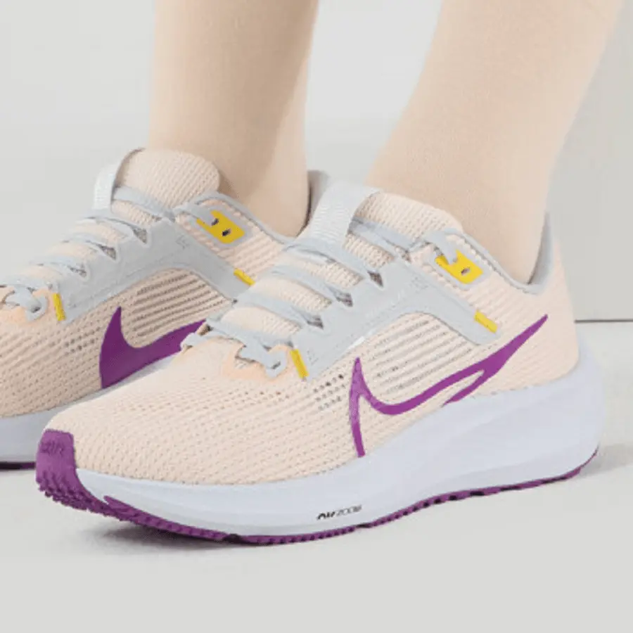 Alternative view of Giày Nike Air Zoom Pegasus 40 'Guava Ice Vivid Purple' DV3854-800