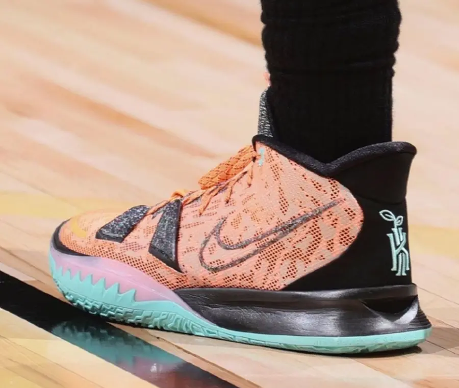 Alternative view of Giày Nike Kyrie 7 'Play for the Future' DD1447-800