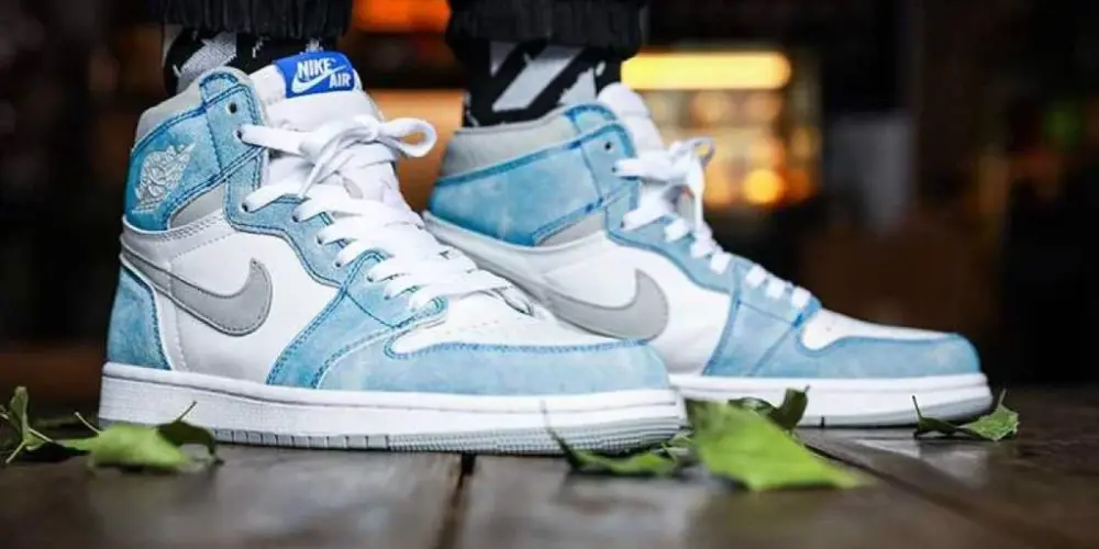 Alternative view of Giày Nike Air Jordan 1 Retro High OG Hyper Royal 555088-402