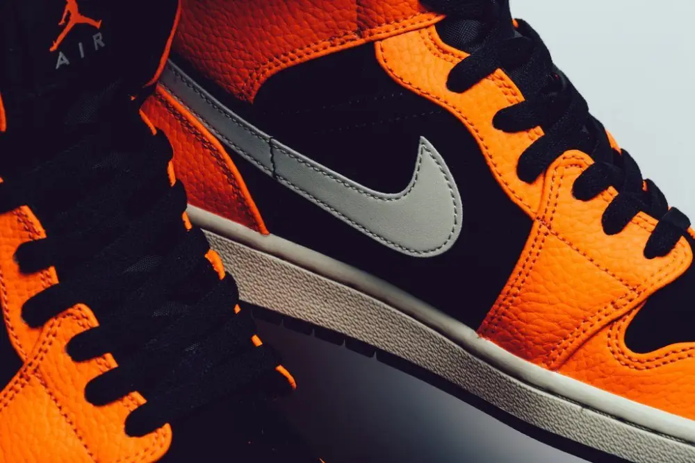 Giày Nike Air Jordan 1 Mid Black Cone 554724-062 - Ảnh 4