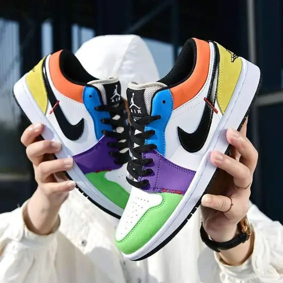 Giày Nike Wmns Air Jordan 1 Low SE 'Lightbulb' CZ3572-104 - Ảnh 5