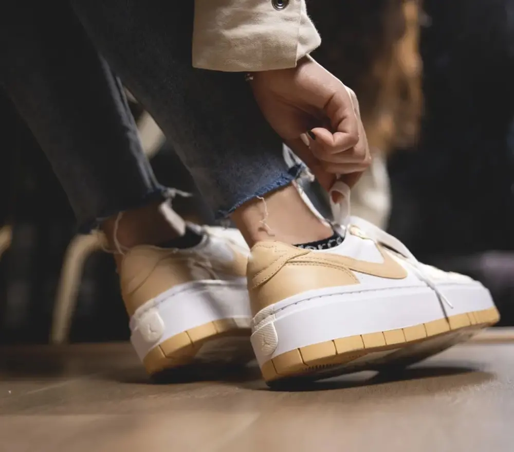 Alternative view of Giày Nike Air Jordan 1 Elevate Low 'White Onyx' DH7004-102