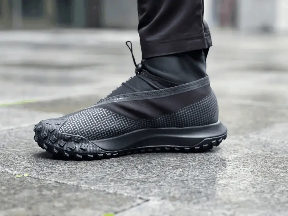 Alternative view of Giày Nike ACG Mountain Fly Gore-Tex 'Dark Grey' CT2904-002