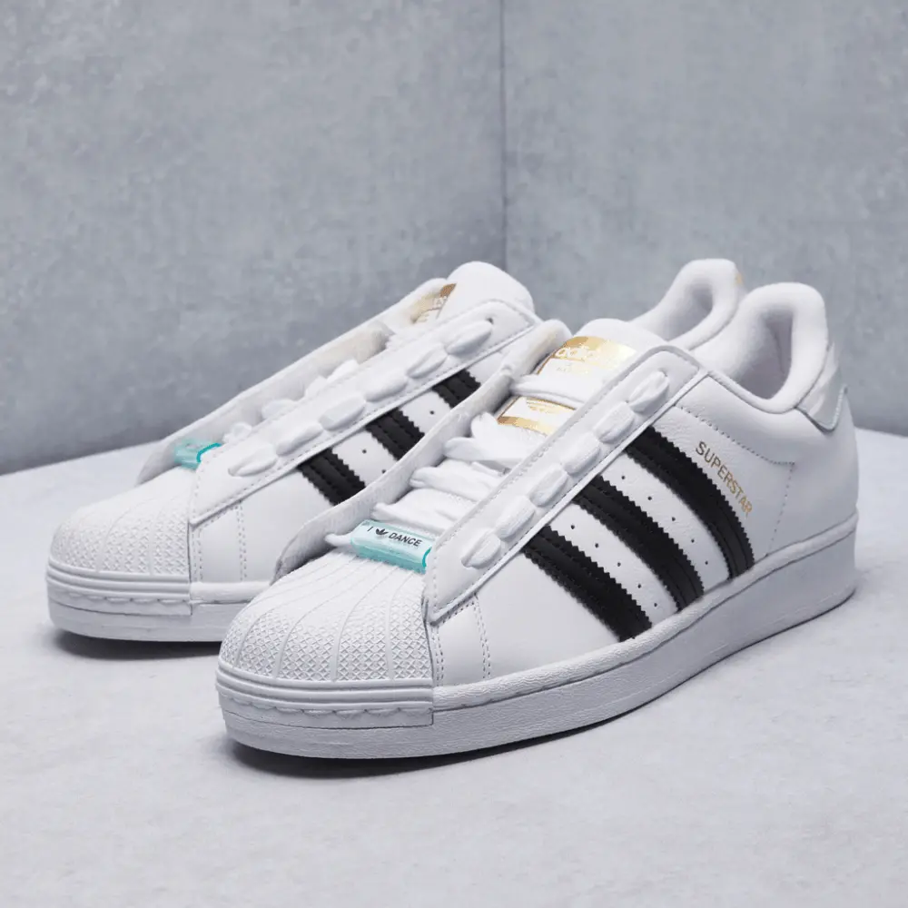 Alternative view of Giày Adidas Wmns Superstar 'I Love Dance' FY5132