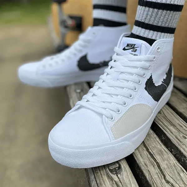 Alternative view of Giày Nike SB Blazer Court Mid 'Black White' DM8553-100