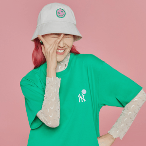 Alternative view of Áo MLB Smile Backlogo Overfit ‘Paisley Green’ 3ATSL6023-50GNL