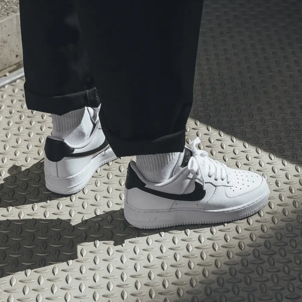 Giày Nike Wmns Air Force 1 '07 'White Black' 315115-152 - Ảnh 8