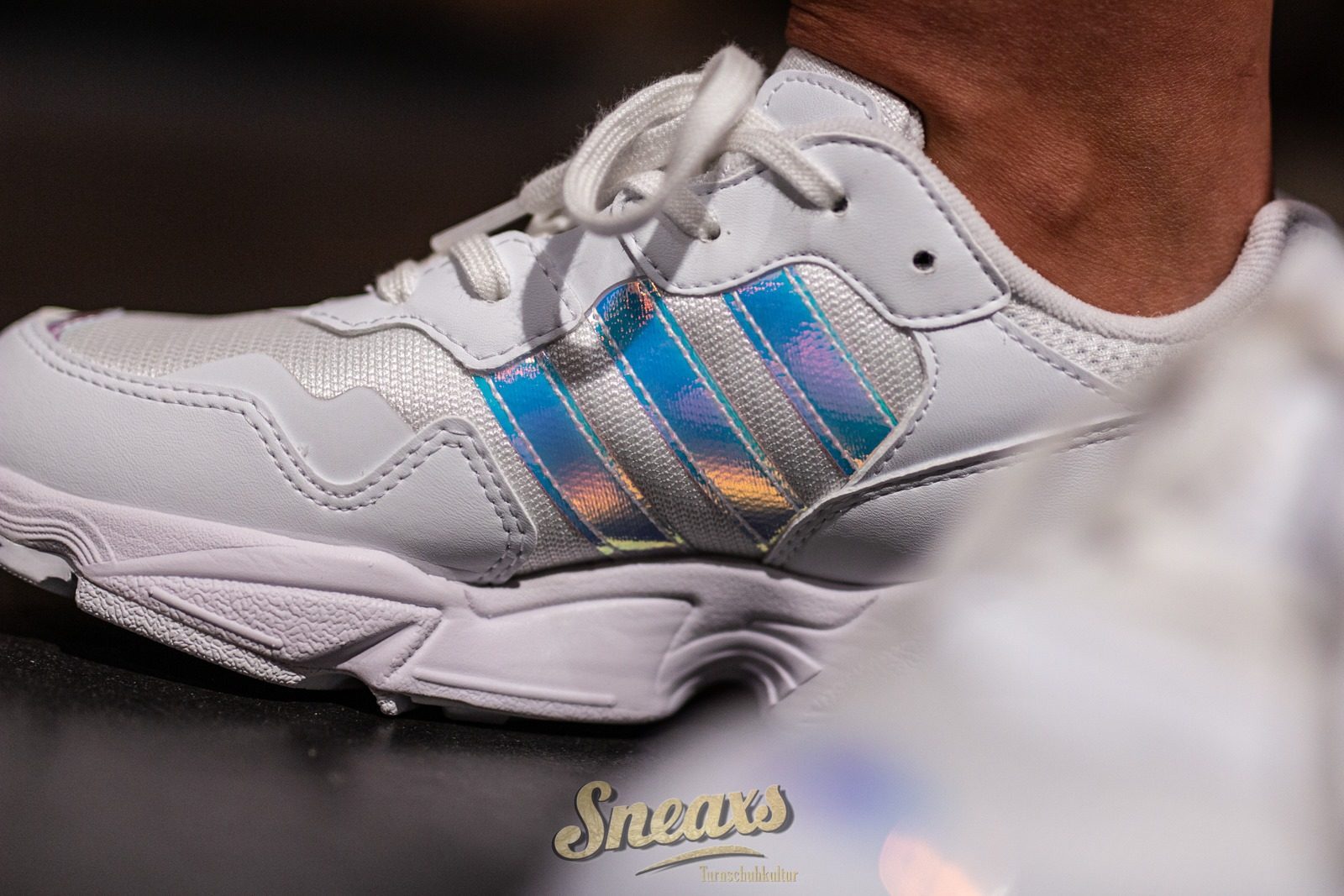 Giày Adidas Yung-96 'Iridescent' EE6737 - Ảnh 4