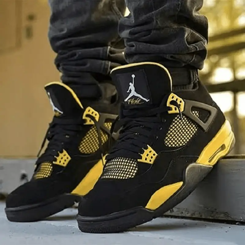 Alternative view of Giày Nike Air Jordan 4 Retro 'Thunder' 2023 GS 408452-017