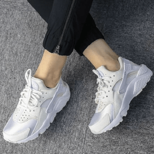 Alternative view of Giày Nike Wmns Air Huarache Run ‘Tripple White’ 634835-108