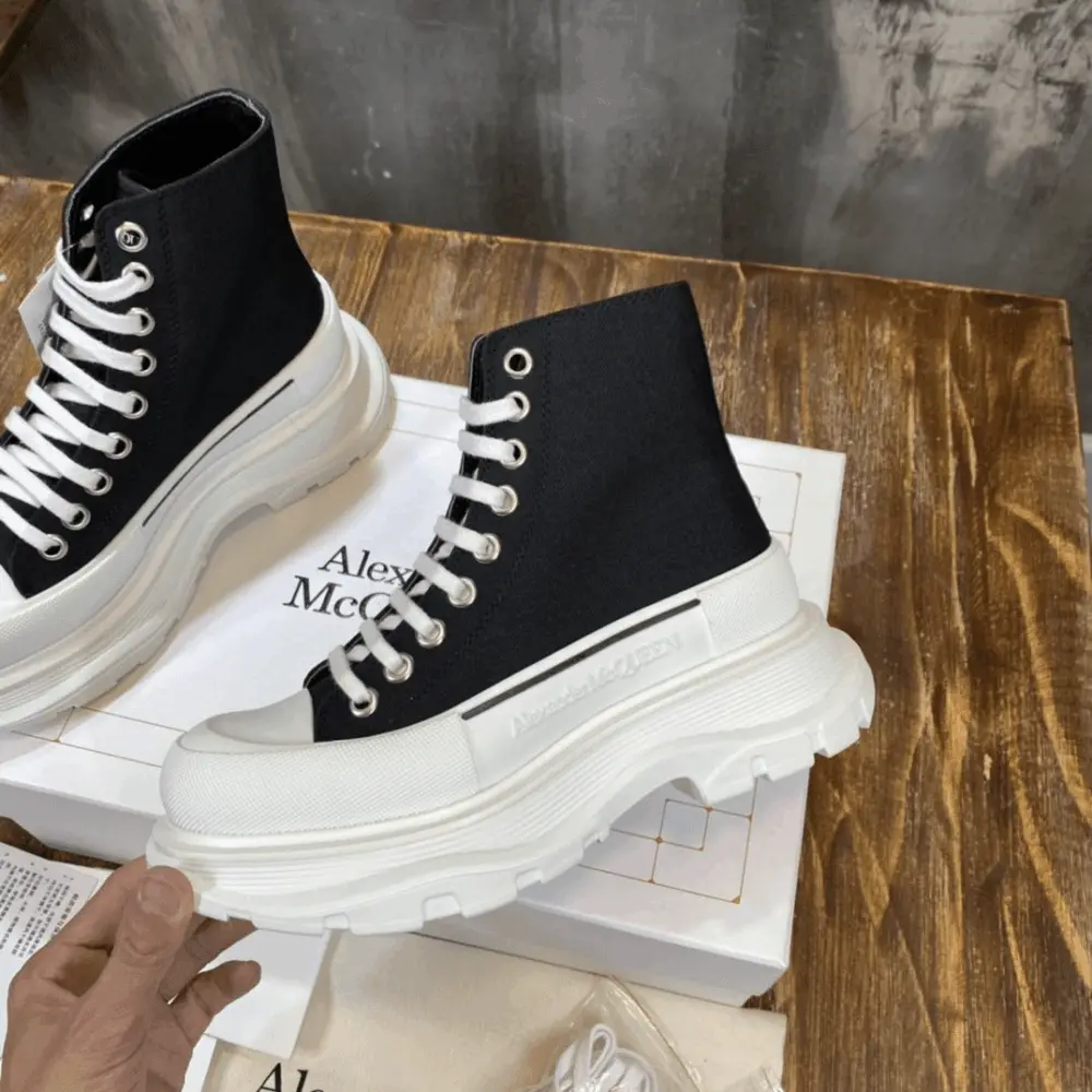 Alternative view of Giày Alexander McQueen Tread Slick Boots 'Black White' 604254-W4L32-1070