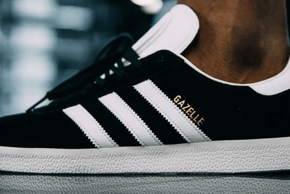 Alternative view of Giày Adidas Originals Gazelle 'Black' BB5476