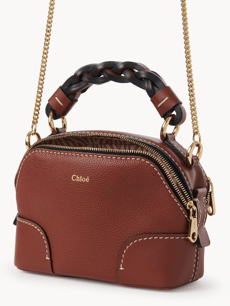 Túi Chloe Mini Daria Chain Bag In Grained & Shiny Calfskin CHC20WS362C6227S - Ảnh 4