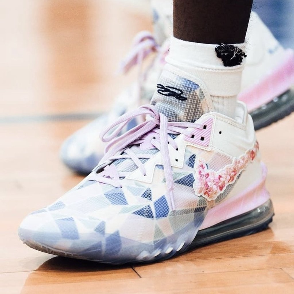 Giày Nike Atmos x LeBron 18 Low EP 'Sakura' CV7564-101 - Ảnh 5
