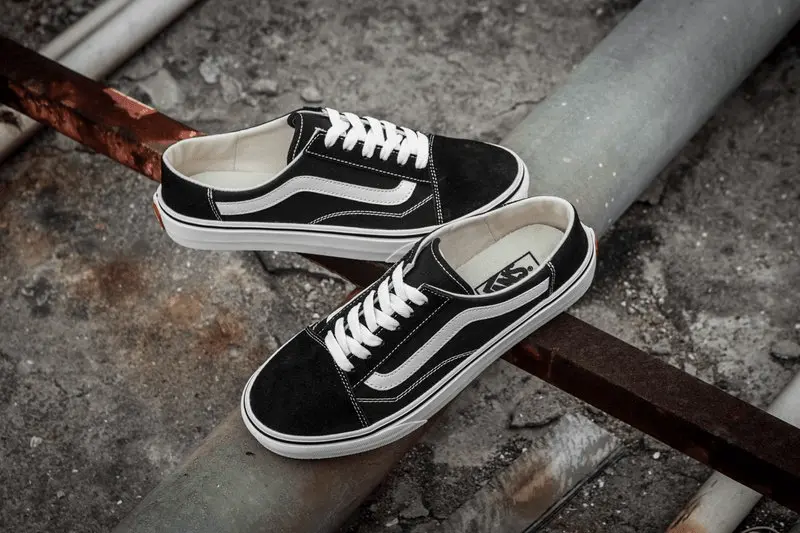 Alternative view of Giày Vans Old Skool Mule 'Black' VN0A3MUS6BT