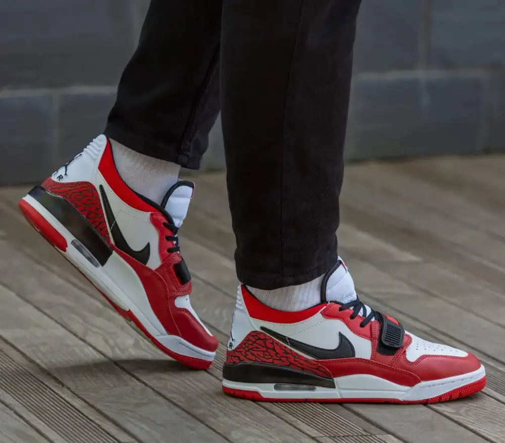 Alternative view of Giày Nike Air Jordan Legacy 312 Low GS ‘White Gym Red’ CD9054-116