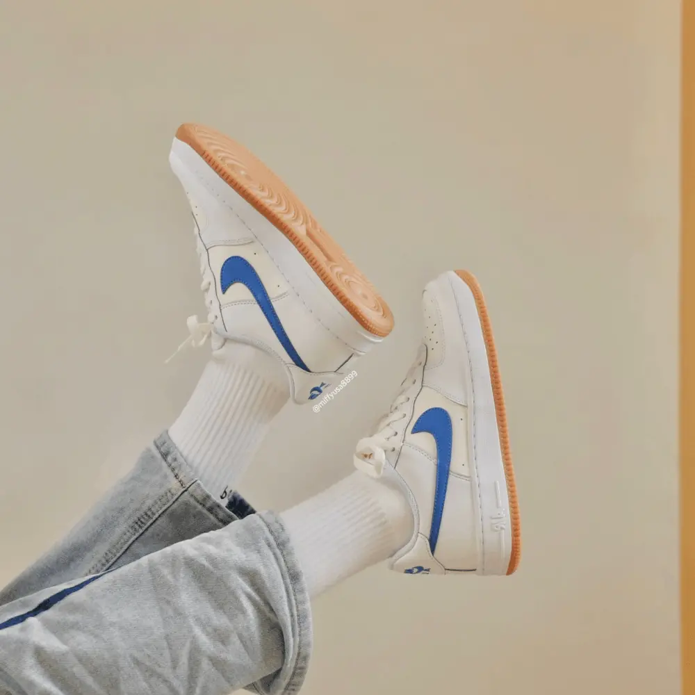 Alternative view of Giày Nike Air Force 1 Big Kids' Shoes 'White Blue' DX5805-179