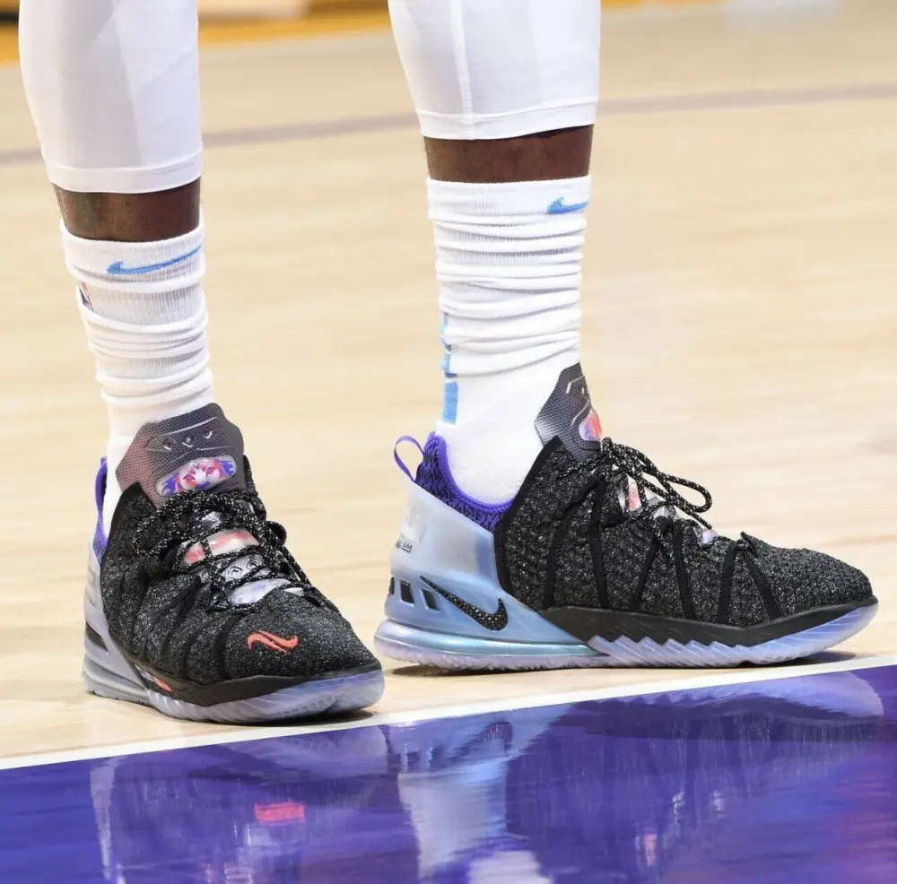 Alternative view of Giày Nike Kylian Mbappé x LeBron 18 NRG 'The Chosen 2' DB8148-001