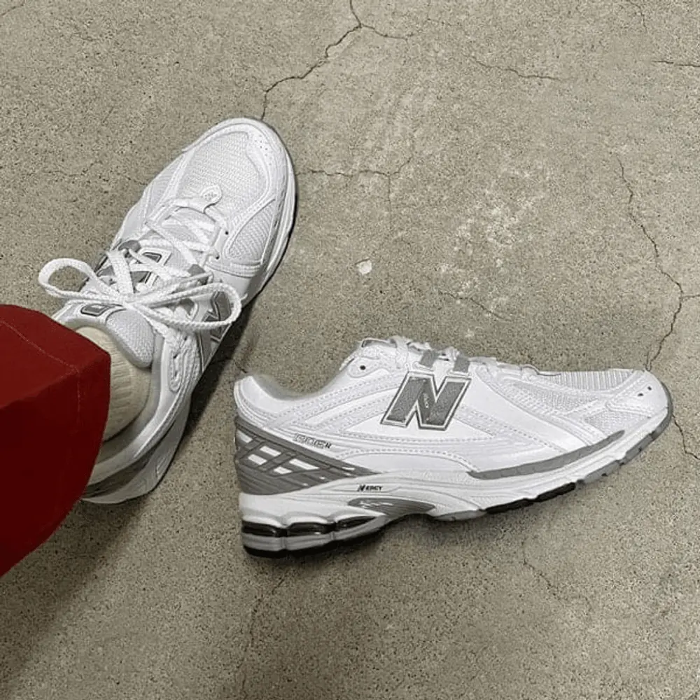 Alternative view of Giày New Balance 1906R 'White Rain Cloud' M1906RE