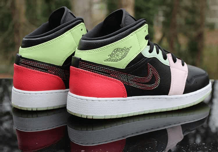 Giày Nike Air Jordan 1 Mid SE 'Glow In The Dark' AV5174-076 - Ảnh 8