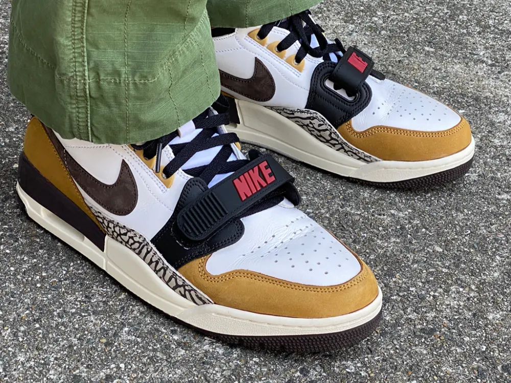 Alternative view of Giày Nike Air Jordan Legacy 312 'Rookie of the Year' AV3922-102
