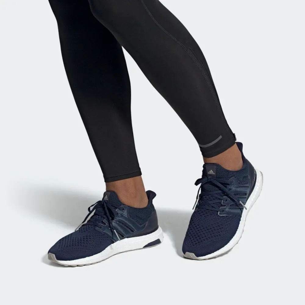 Alternative view of Giày Adidas ZOZOTOWN x UltraBoost 'Collegiate Navy' FW9885