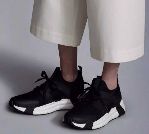 Alternative view of Giày Moncler Lunarove Trainers 'Black' I109A4M00210M1419999