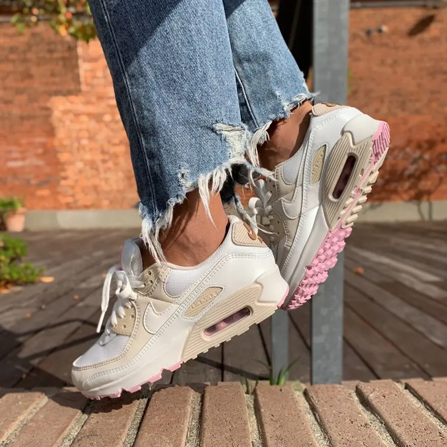 Alternative view of Giày Nike Wmns Air Max 90 'Light Orewood Brown' CT1873-100