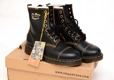 Alternative view of Giày Dr.Martens Capper Vintage Smooth 'Black' 16058001