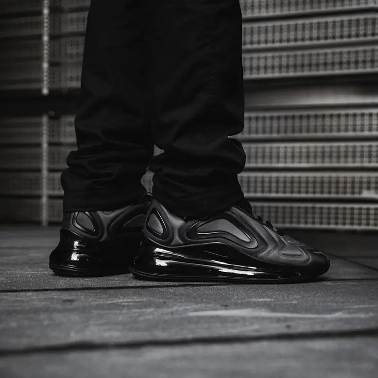 Alternative view of Giày Nike Air Max 720 GS 'Total Eclipse' AQ3196-001