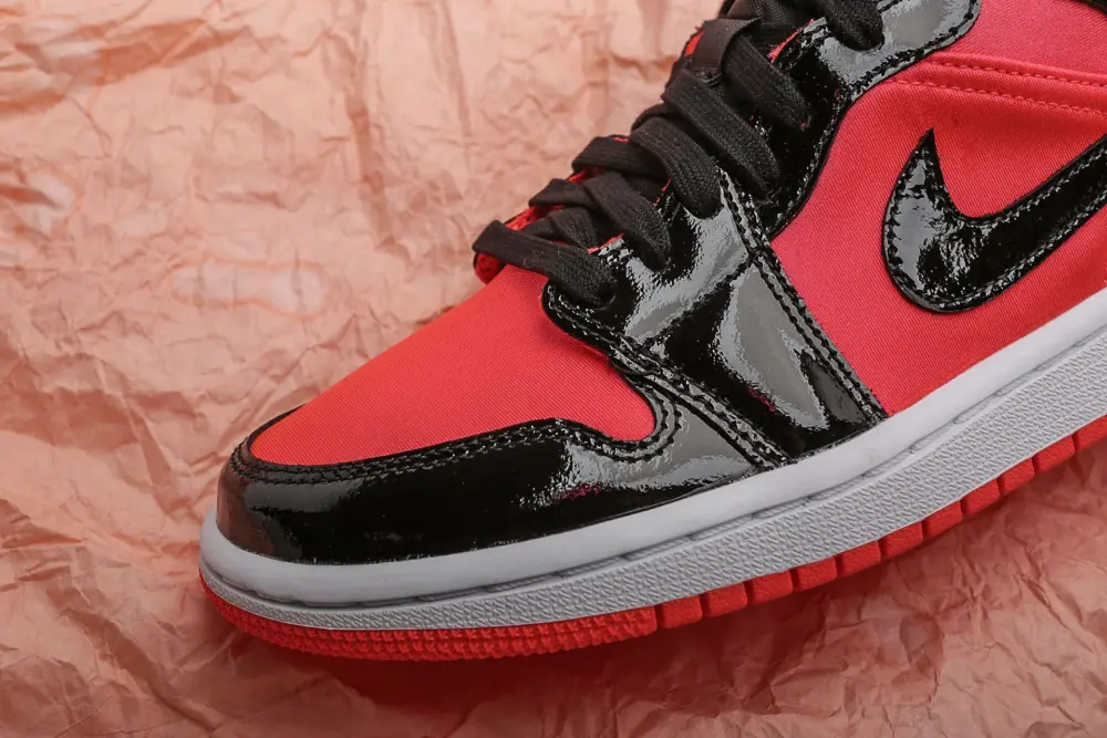 Giày Nike Air Jordan 1 Mid 'Hot Bred Punch' BQ6472-600 - Ảnh 5
