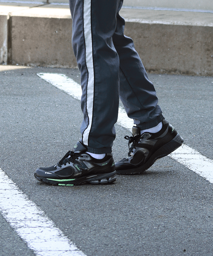 Giày New Balance 2002R 'Black Green' M2002RLD - Ảnh 2