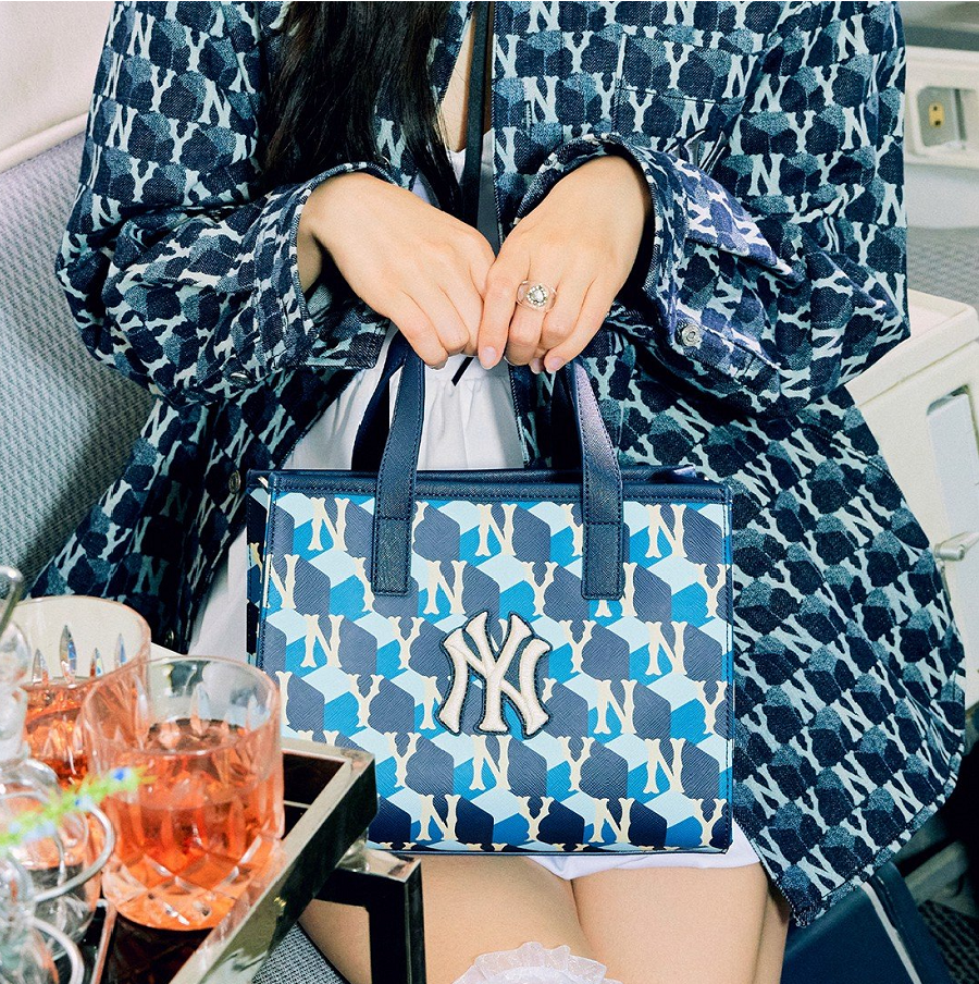 Túi MLB Cube Monogram Small Tote Bag 'Blue Navy' 3AORS022N-50NYD - Ảnh 4