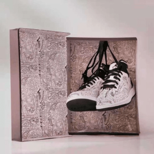 Alternative view of Giày Nike Air Jordan 1 Mid SE GS 'DIY' DC4099-100