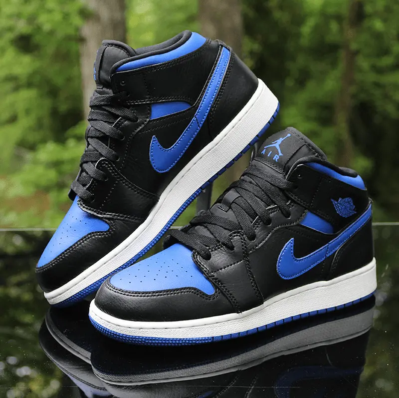 Alternative view of Giày Nike Jordan 1 Mid Royal (2020) GS 554725-068