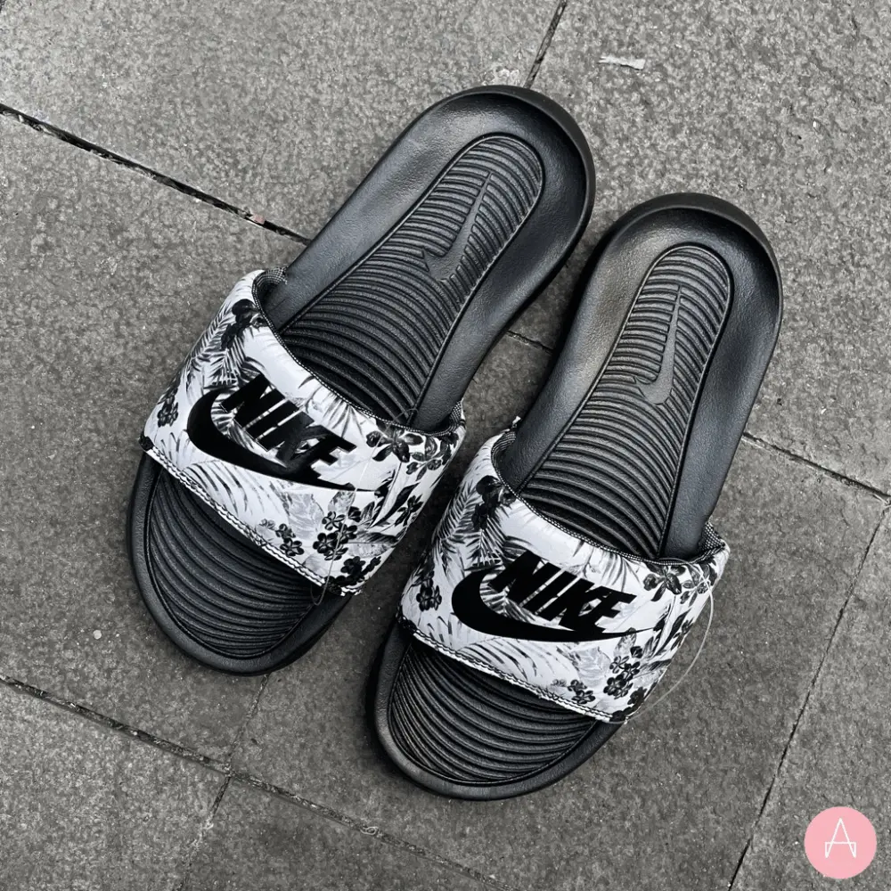 Alternative view of Dép Wmns Victori One Printed Slide 'Tropical Flower Print' CN9676-003