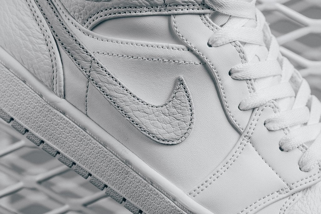 Giày Nike Air Jordan 1 Mid White Pure Platinum Swoosh 554724-108 - Ảnh 6