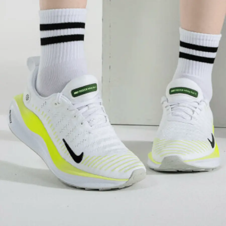Alternative view of Giày Nike G Reactx Run 4 'White Yellow' DR2670-101
