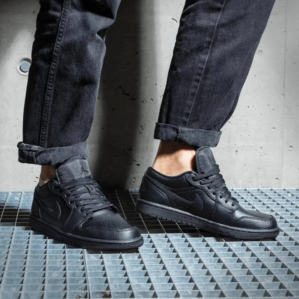 Alternative view of Giày Nike Air Jordan 1 Low 'Triple Black' 553558-091