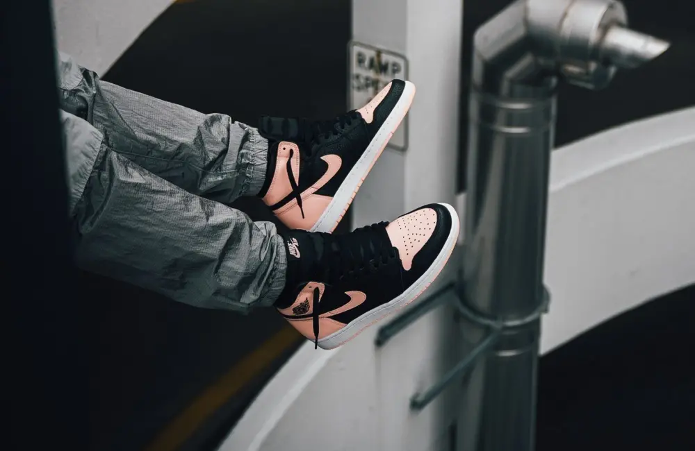 Giày Nike Air Jordan 1 Retro High OG 'Crimson Tint' 555088-081 - Ảnh 4