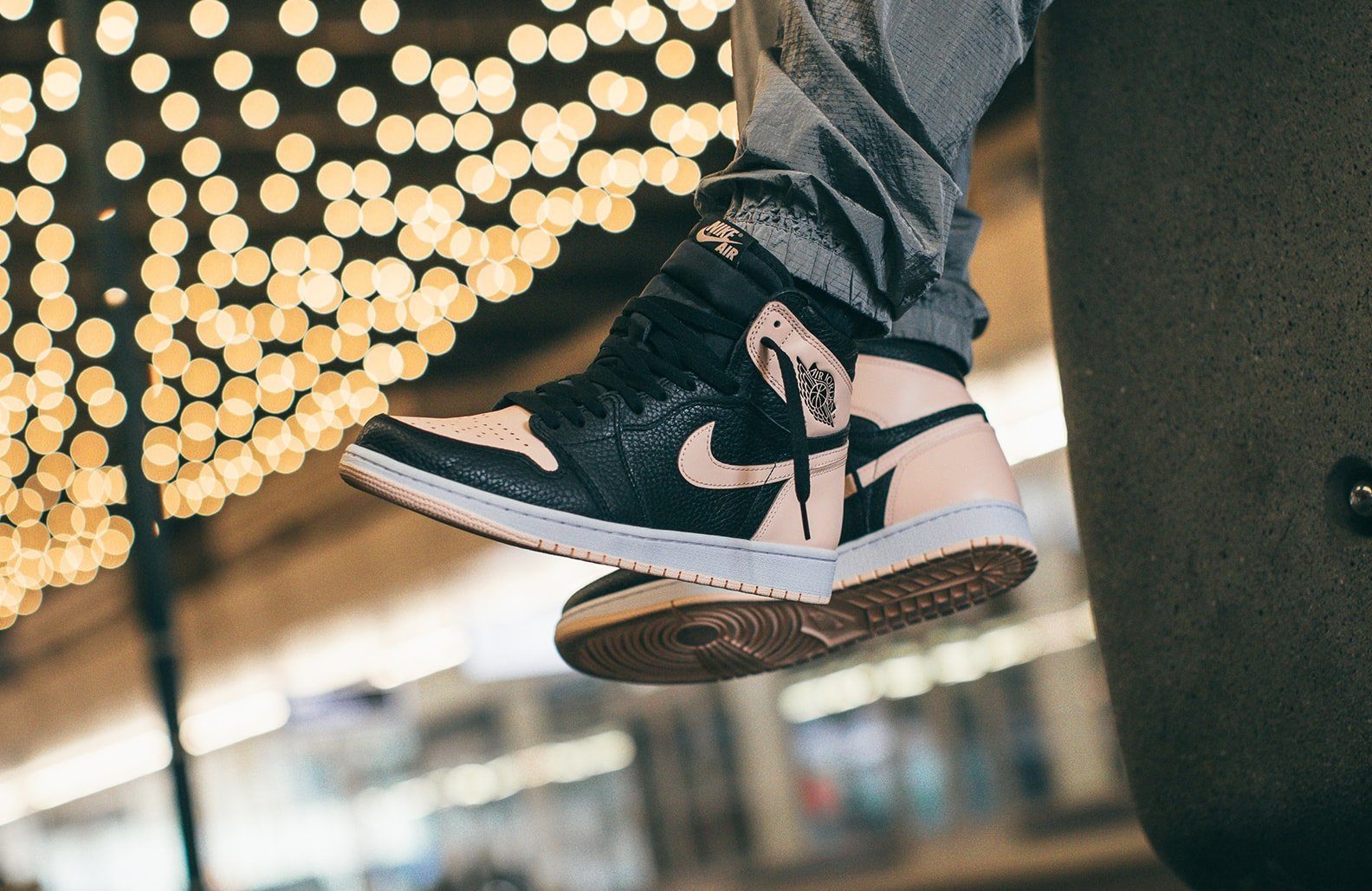 Giày Nike Air Jordan 1 Retro High OG 'Crimson Tint' 555088-081 - Ảnh 5