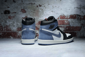 Alternative view of Giày Nike Air Jordan 1 Retro High OG 'Blue Moon' 555088-115