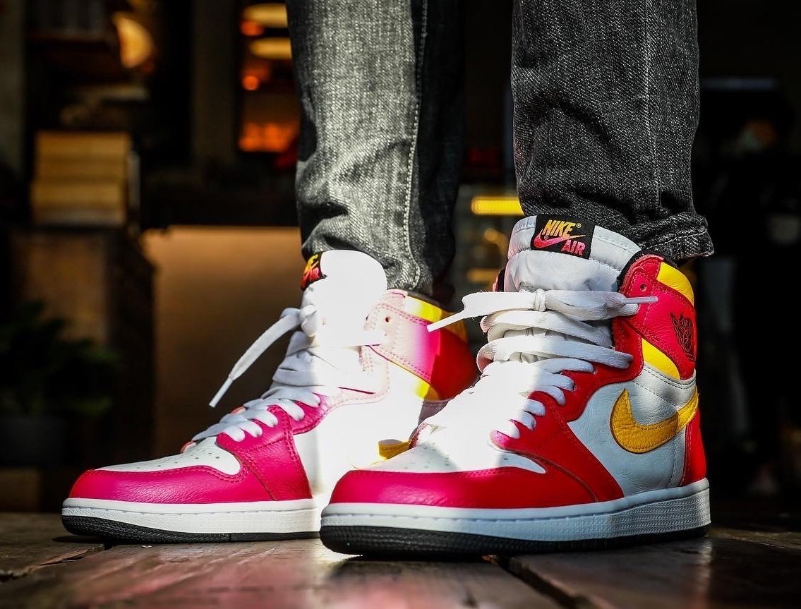 Giày Nike Air Jordan 1 Retro High OG 'Light Fusion Red' 555088-603 - Ảnh 3