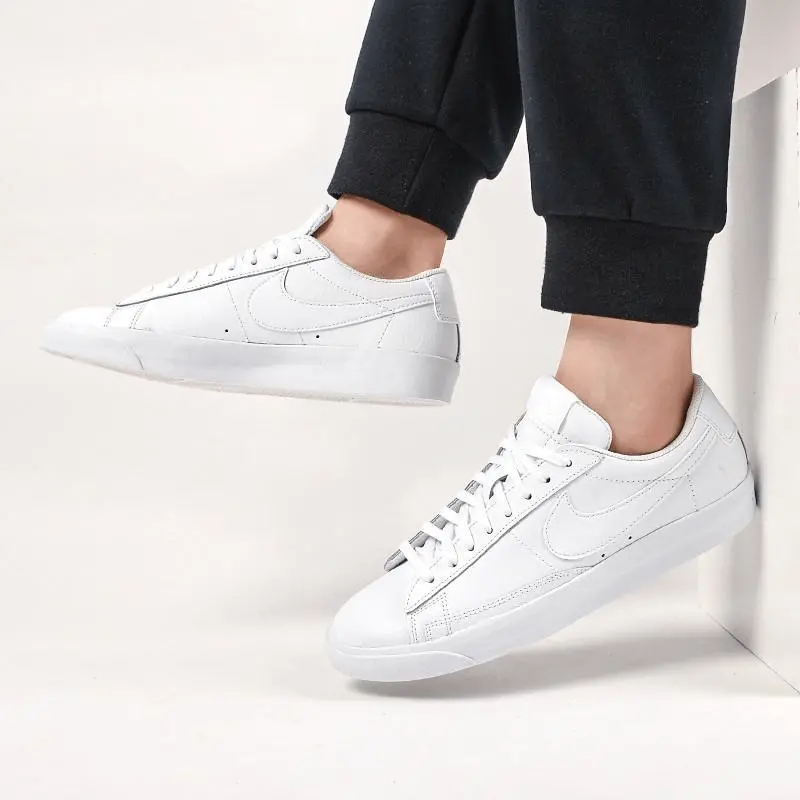 Giày Nike Blazer Low LE 'Triple White' AQ3597-100 - Ảnh 4