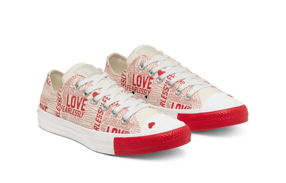 Giày Converse Wmns Chuck Taylor All Star Low 'Love Fearlessly' 567311F - Ảnh 3