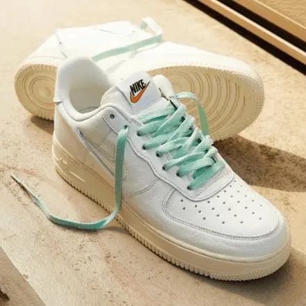 Alternative view of Giày Nike Air Force 1 Low Bijou 'Gold' DO9785-100