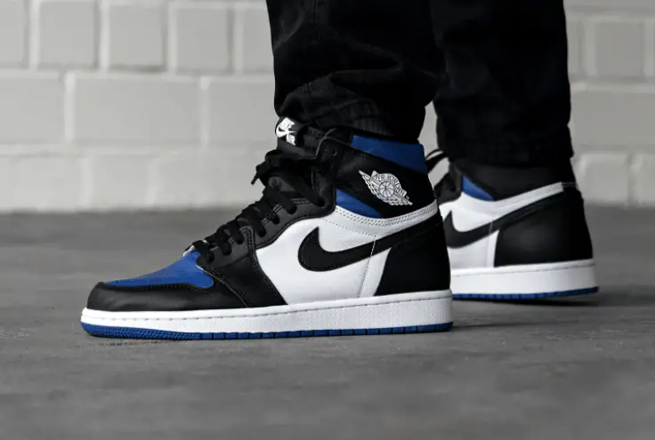 Alternative view of Giày Nike Air Jordan 1 Retro High OG  'Royal Toe' 575441-041