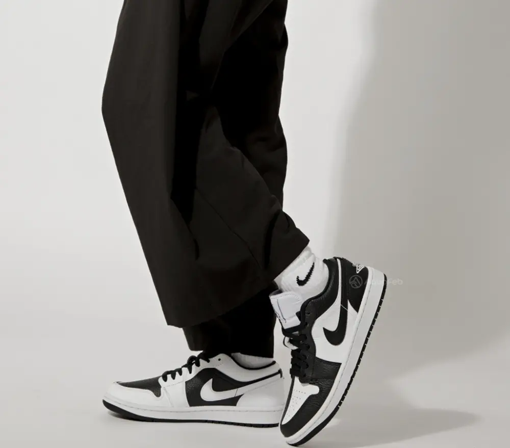 Giày Nike Wmns Air Jordan 1 Low SE Homage 'White Black' DR0502-101 - Ảnh 4