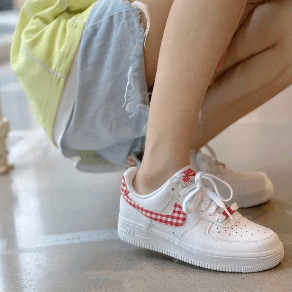 Giày Nike WMNS Air Force 1 Low ‘Red Gingham’ DZ2784-101 - Ảnh 4