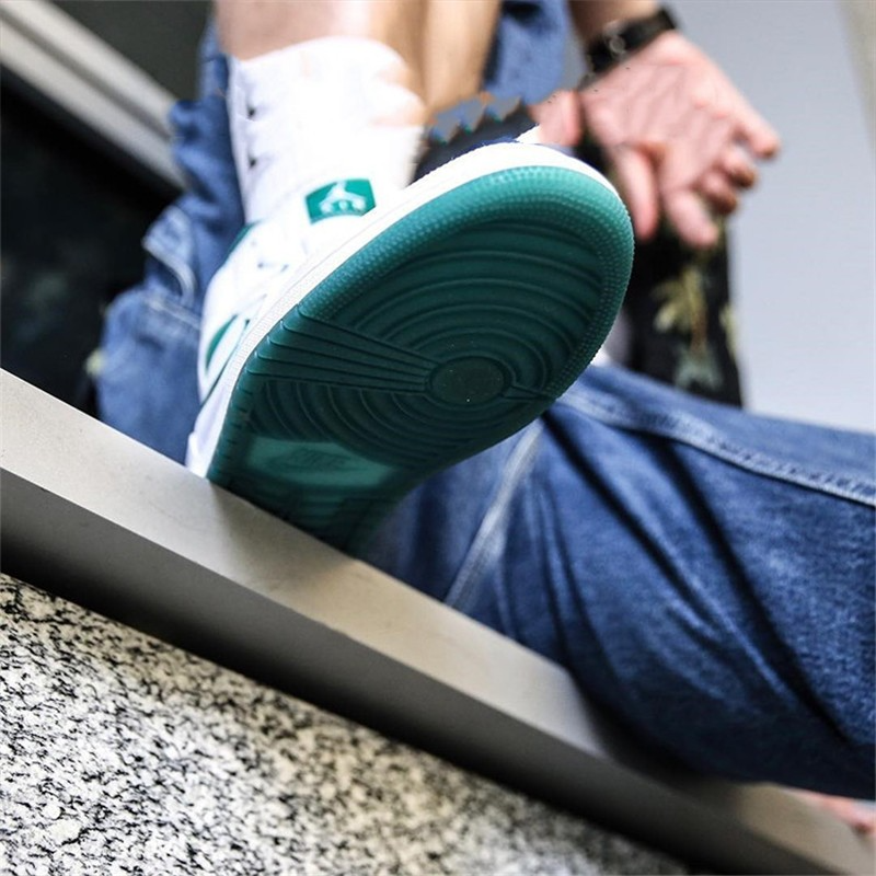 Giày Nike Air Jordan 1 Mid SE GC GS 'White Mystic Green' CD6760-103 - Ảnh 3